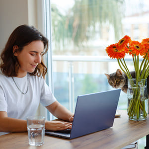 lady in front of a computer